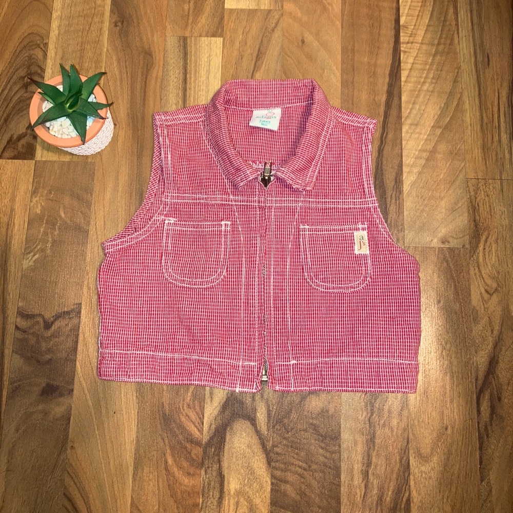 Worn once. 🎈Just in time for fall 🎈Adams denim zip up vest🎈 Sz 3T🎈A4
